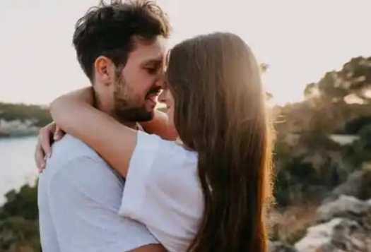 In revenge, I became his brother's secret lover. Until his out-of-control kiss...-13